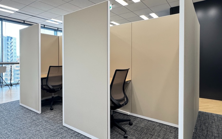 三田駅徒歩4分！会議室4室・テレカンブース5室完備の、大規模向けフルセットアップオフィスの写真1