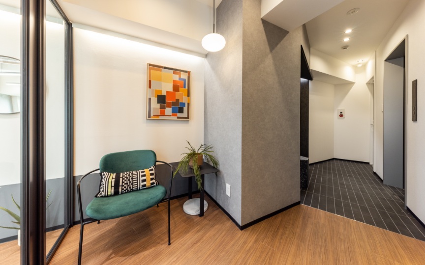 飯田橋駅徒歩1分！5路線利用可、コンパクトながら快適な執務環境が整ったセットアップオフィス