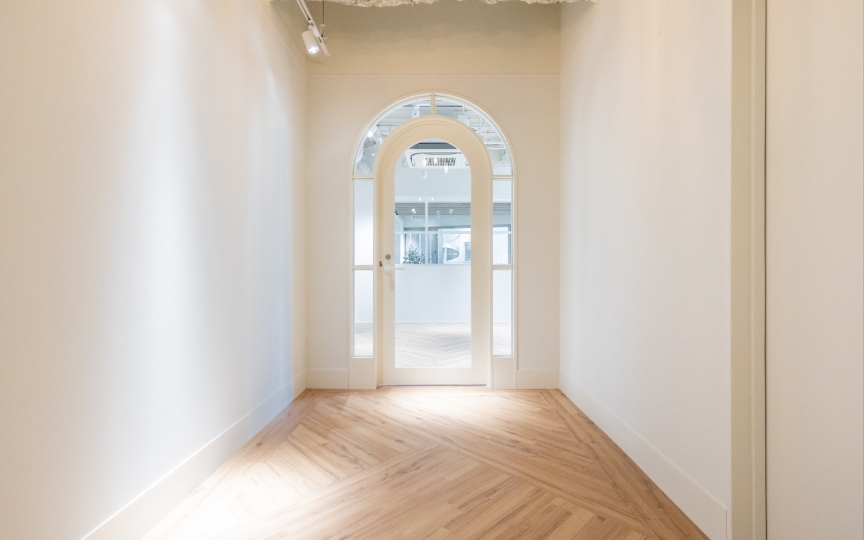 【敷金最大0】港区麻布台エリア、モダンな内装デザインが魅力のセットアップオフィス