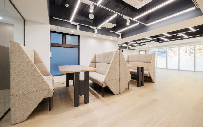 JR御徒町駅徒歩5分、スタイリッシュな内装デザインが魅力のセットアップオフィスの写真6