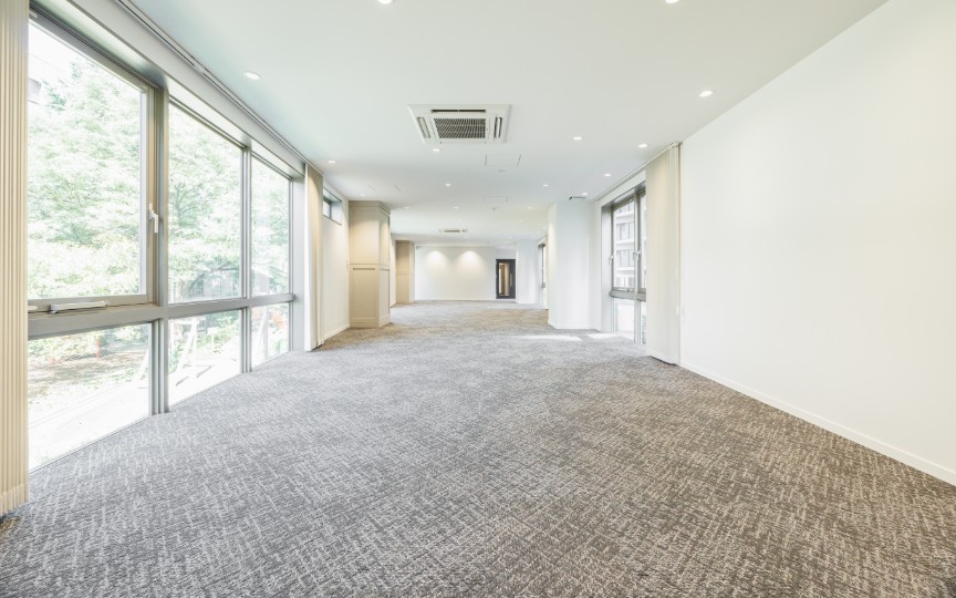 築地駅徒歩4分！共用の屋上テラスも利用可能、明るく清潔感のある内装のセットアップオフィスの写真9