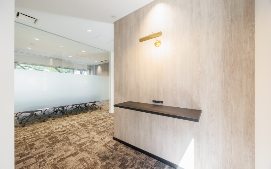 築地駅徒歩4分！眺望の良い屋上テラス付き、両面採光で明るい空間が魅力のセットアップオフィス