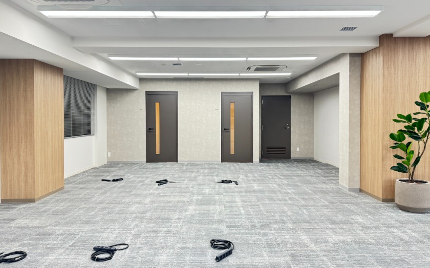 【敷金最大0】三田駅徒歩5分！会議室3室、広々としたラウンジまで完備の大型セットアップオフィスの写真8