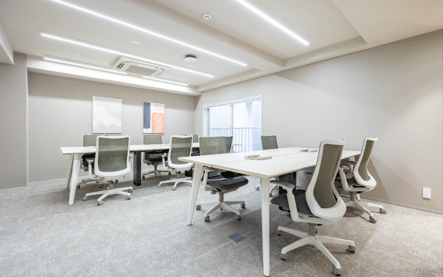 【敷金0／原状回復無】3駅が徒歩2分圏内！Wi-Fi付フルセットアップオフィスの写真1