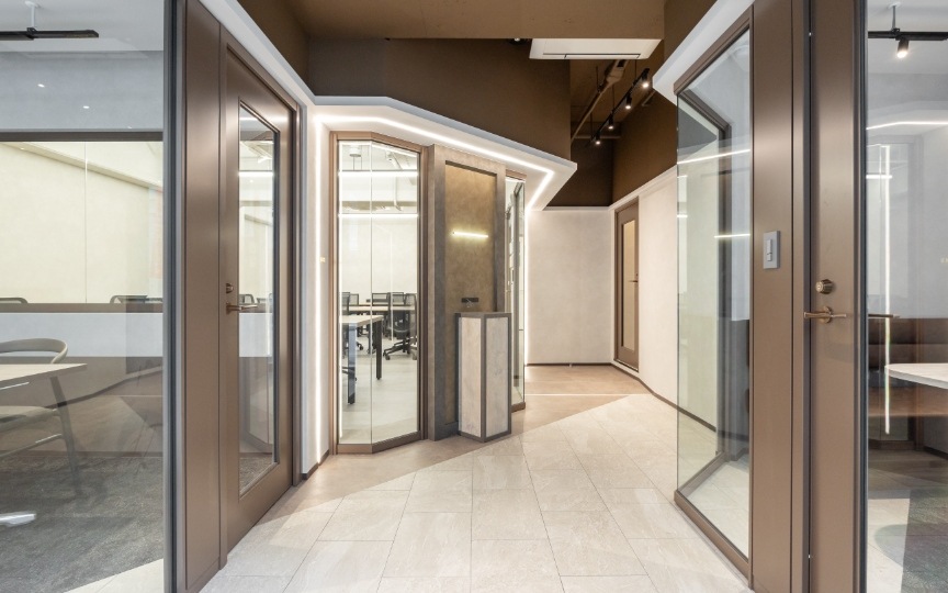 【敷金0・原状回復不要】秋葉原エリア、内装の新しいWi-Fi付きフルセットアップオフィス