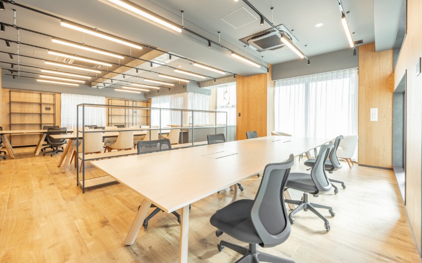 【原状回復義務なし】神保町駅徒歩7分、共用部充実のハイグレードな新築フルセットアップオフィスの写真1