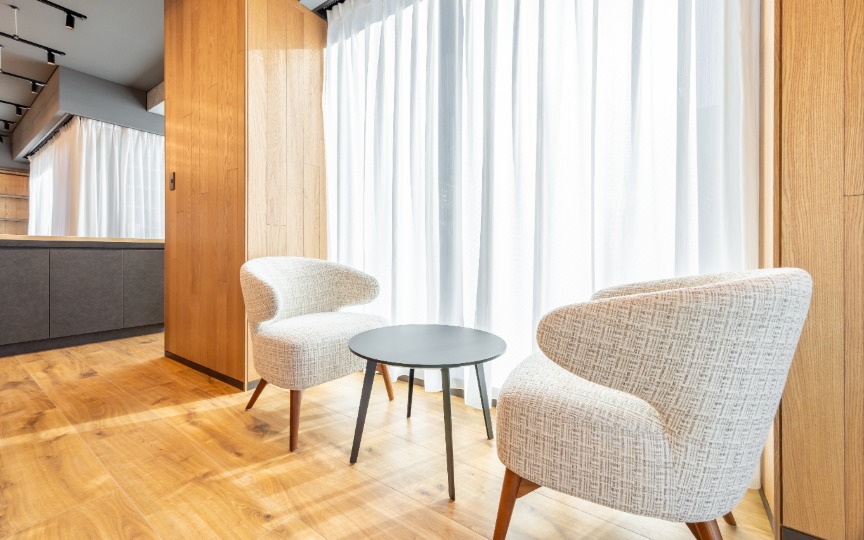 【原状回復義務なし】神保町駅徒歩7分、共用部充実のハイグレードな新築フルセットアップオフィスの写真3