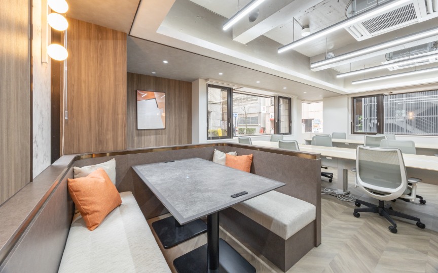 半蔵門駅徒歩1分！会議室・個室ブース完備、モダンなデザインの新装フルセットアップオフィスの写真4