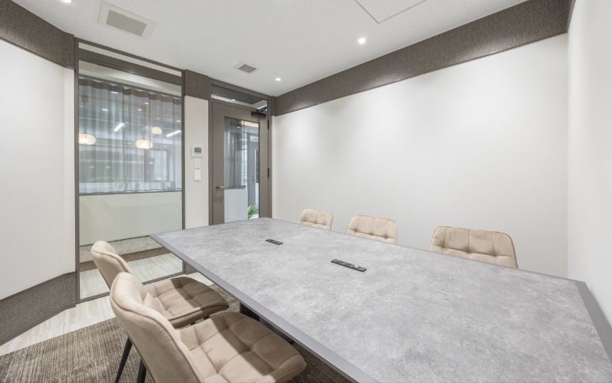 半蔵門駅徒歩1分！会議室・個室ブース完備、モダンなデザインの新装フルセットアップオフィスの写真9