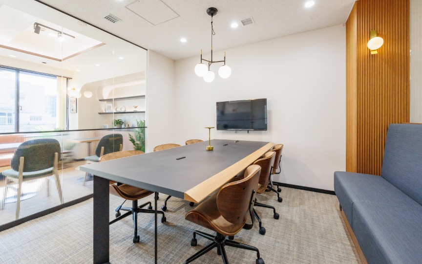 JR秋葉原駅徒歩7分！上質なインテリアを備えた専用ラウンジが魅力のフルセットアップオフィスの写真4