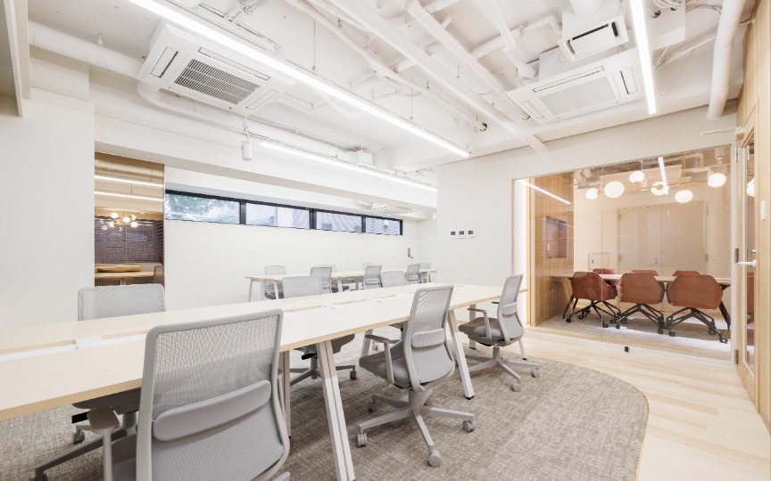 JR恵比寿駅徒歩6分！高い機能性と開放的な雰囲気を兼ね備えた、コンパクトなフルセットアップオフィス
