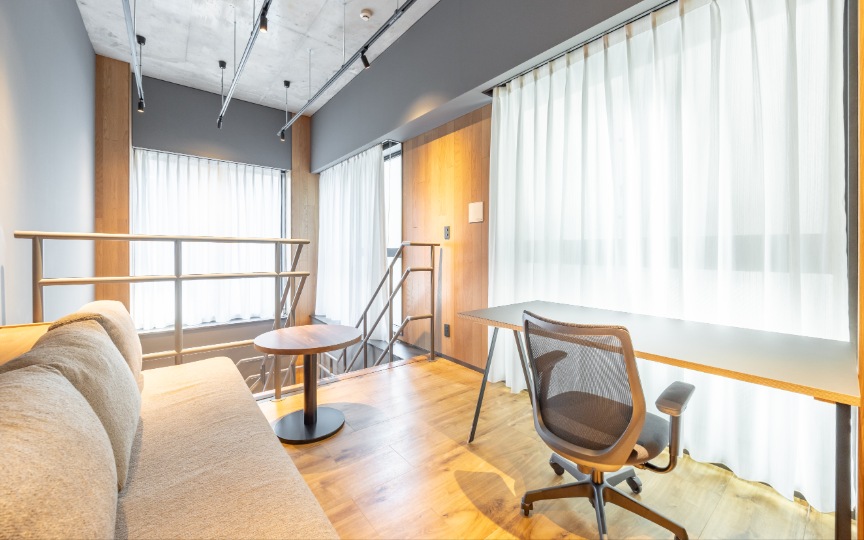 【原状回復不要】小川町駅徒歩6分｜洗練された内装と充実の共用部が魅力の新築フルセットアップオフィスの写真2