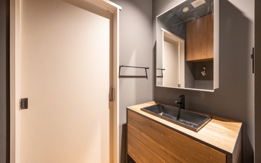 【原状回復不要】小川町駅徒歩6分｜洗練された内装と充実の共用部が魅力の新築フルセットアップオフィスの写真5