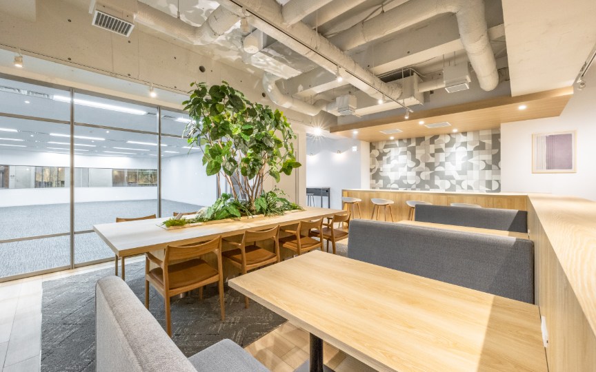 茅場町駅徒歩6分、充実のワークスペースが魅力のリニューアル済みセットアップオフィスの写真3