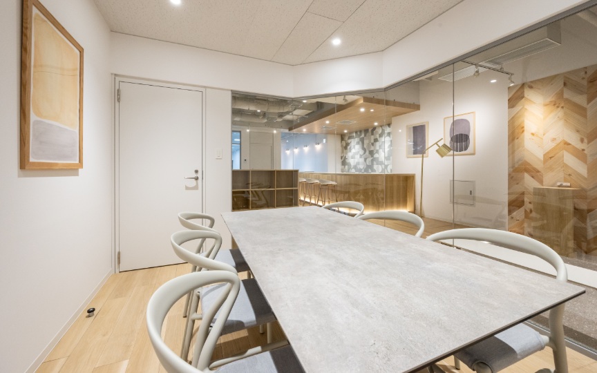 茅場町駅徒歩6分、充実のワークスペースが魅力のリニューアル済みセットアップオフィスの写真9