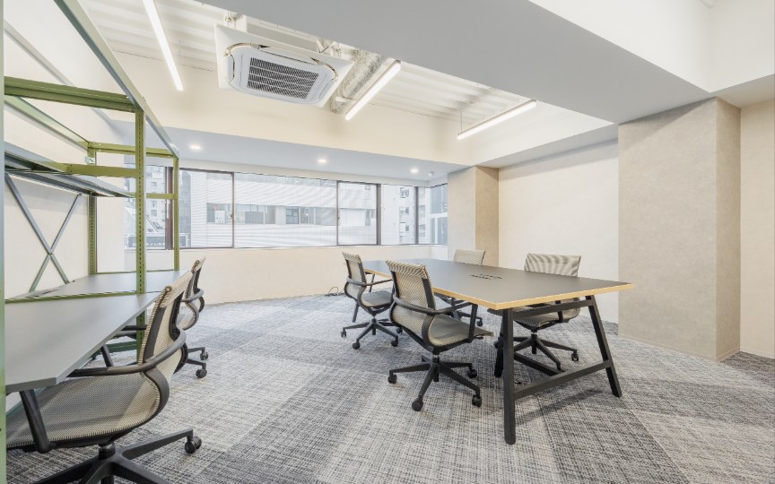 【原状回復不要】八丁堀駅徒歩3分｜コンパクトながら高級感ある内装のフルセットアップオフィスの写真2