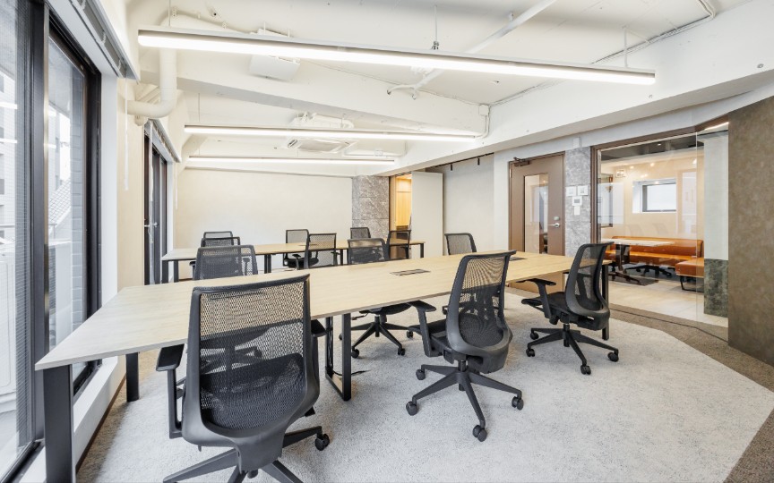 【敷金0・原状回復不要】秋葉原駅徒歩4分！家具什器・Wi-Fi完備のフルセットアップオフィスの写真4