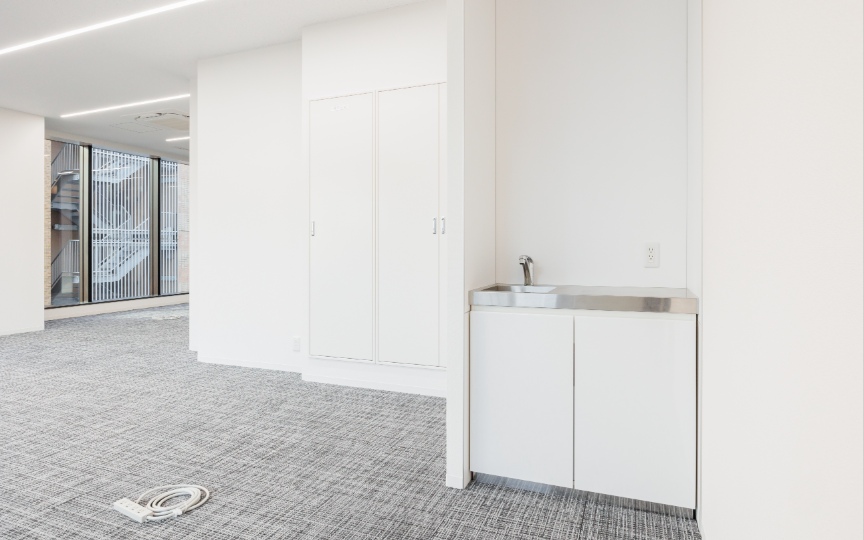 【即日入居可】神田駅徒歩4分！複数駅・複数路線の利用が可能な築浅セットアップオフィスの写真6