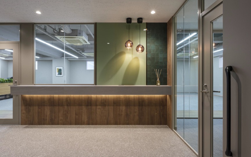 不動前駅から徒歩5分、会議室・個室ブース各2室とラウンジスペースを備えたセットアップオフィスの写真1