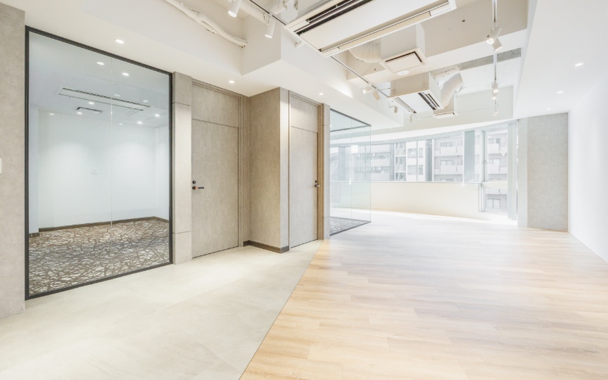 中目黒駅徒歩7分｜目黒川沿いのデザイナーズセットアップオフィスの写真3