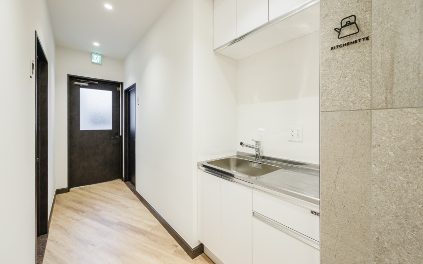 中目黒駅徒歩7分｜目黒川沿いのデザイナーズセットアップオフィスの写真9