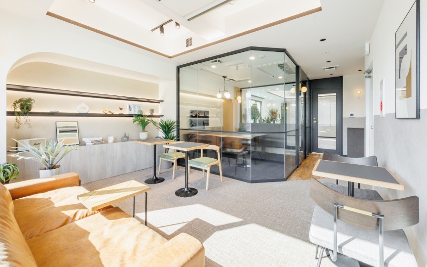 JR秋葉原駅徒歩7分！快適性と機能性を兼ね備えたデザイン・レイアウトが魅力のセットアップオフィスの写真2