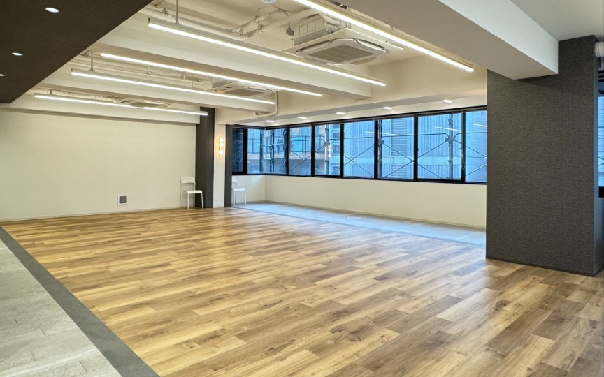 【敷金最大0】大門駅徒歩3分、会議室・個室ブース各2室完備の港区セットアップオフィスの写真2