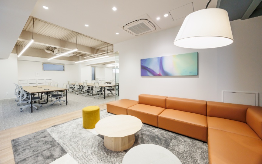 JR神田駅徒歩5分！4駅4路線利用可、共用会議室・ラウンジまで備えたフルセットアップオフィスの写真5