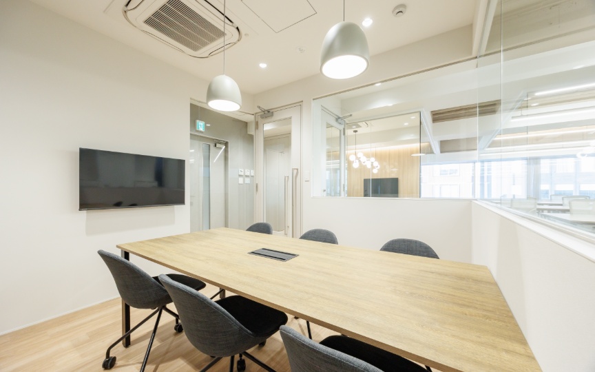 JR神田駅徒歩5分！4駅4路線利用可、共用会議室・ラウンジまで備えたフルセットアップオフィスの写真9