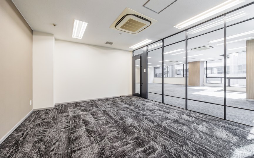 【即日入居可】新富町駅徒歩3分・屋上テラス付きのリノベーション済みセットアップオフィスの写真8