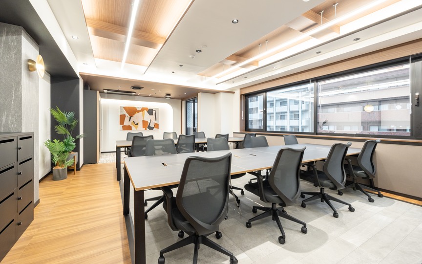【移転コスト削減】新宿駅へのアクセスも良好な、Wi-Fi付きフルセットアップオフィス