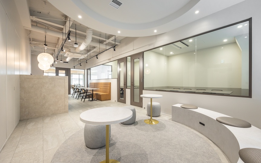 新宿御苑前駅1分！会議室3室・ラウンジ付きの、働きやすさを追求したフルセットアップオフィスの写真7