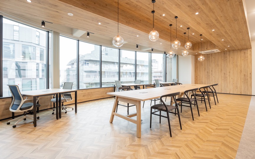新宿御苑前駅1分！会議室3室・ラウンジ付きの、働きやすさを追求したフルセットアップオフィス
