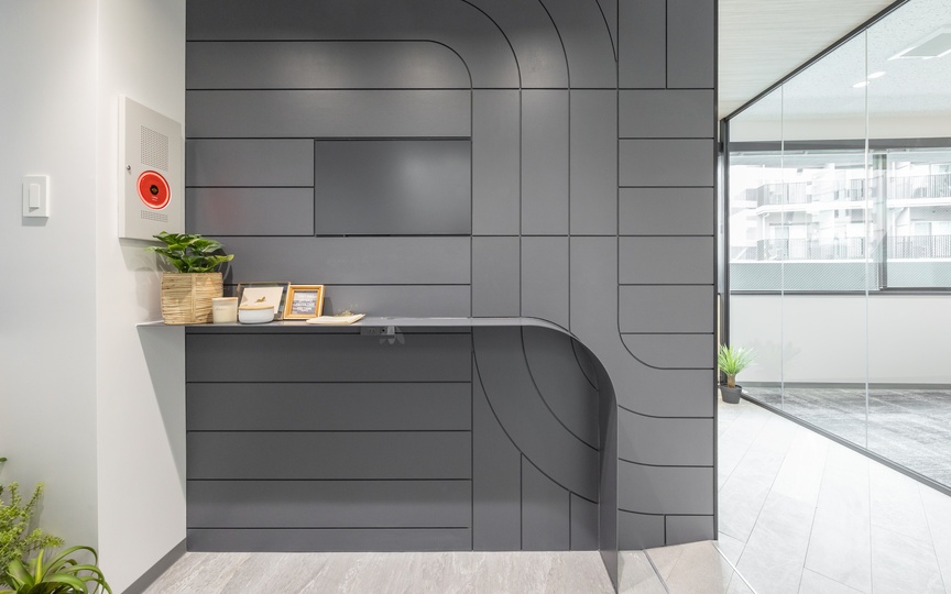 【26年3月リニューアル】小伝馬町駅3分！モダンな内装・家具付きの新装フルセットアップオフィスの写真1