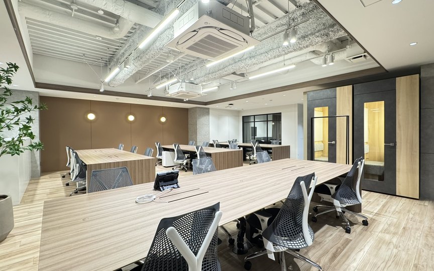 日本橋駅徒歩3分、敷金0・原状回復不要の新築フルセットアップオフィス