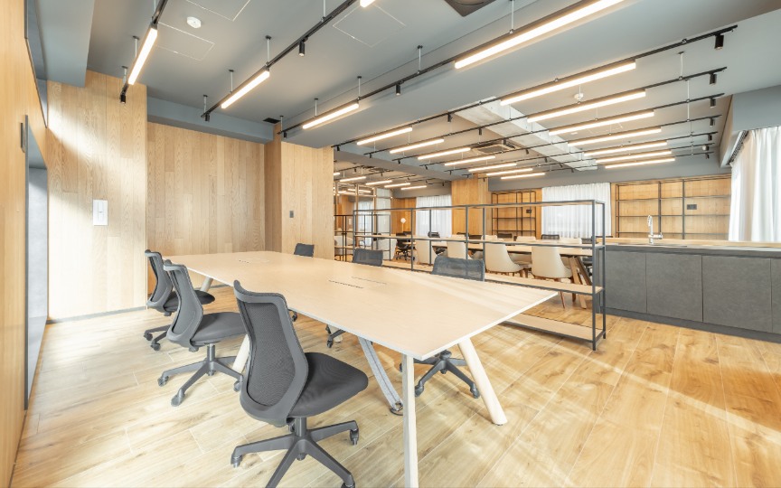 【原状回復不要】神保町駅徒歩7分、充実の共用設備が魅力の新築フルセットアップオフィスの写真3