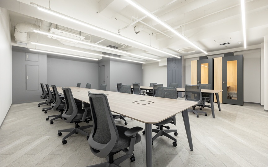 小伝馬町駅徒歩3分！上質な内装と家具・什器を備えた便利さが魅力の新装フルセットアップオフィスの写真7