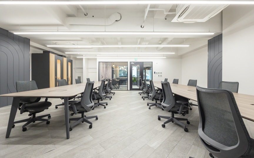 小伝馬町駅徒歩3分！上質な内装と家具・什器を備えた便利さが魅力の新装フルセットアップオフィスの写真8