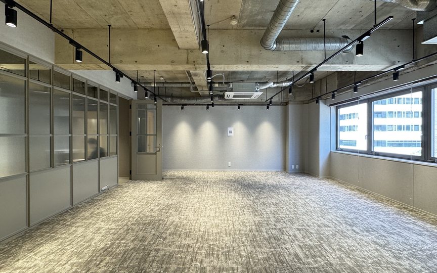 青山一丁目駅徒歩4分！レトロモダンな空間デザインと柔軟性の高さが魅力のセットアップオフィスの写真2