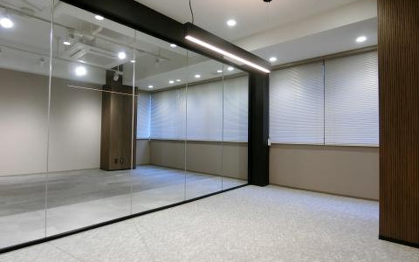 御成門駅徒歩4分！新橋駅も徒歩圏内で交通至便な立地が魅力のセットアップオフィスの写真2