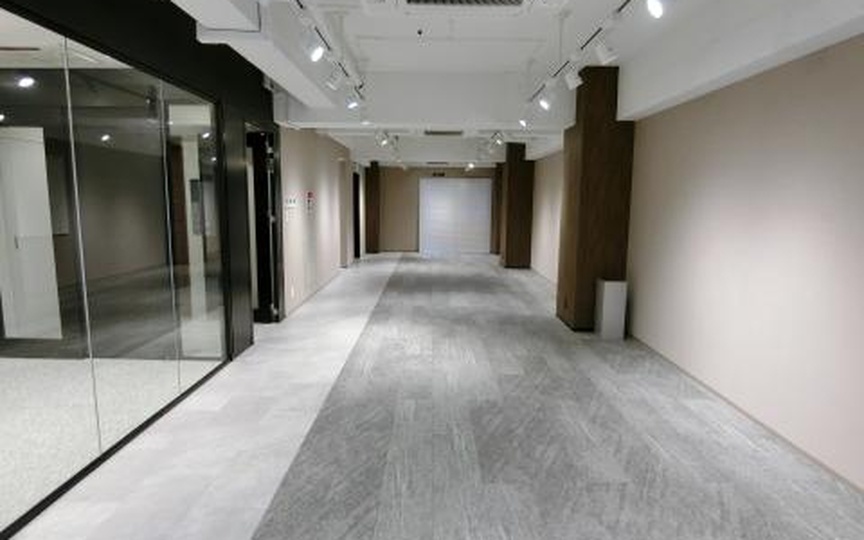 御成門駅徒歩4分！新橋駅も徒歩圏内で交通至便な立地が魅力のセットアップオフィスの写真4