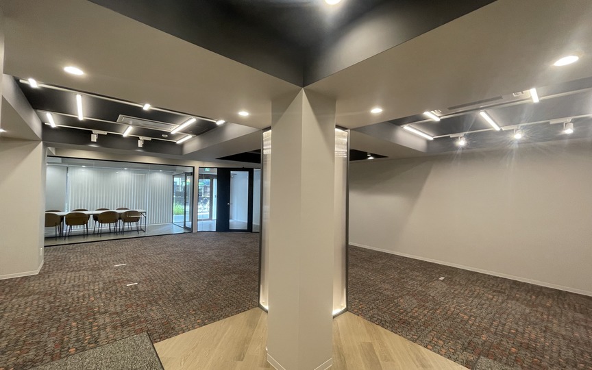 御徒町駅徒歩5分！上野駅の利用にも便利な、スカイツリーを望む屋上テラス付きセットアップオフィスの写真4