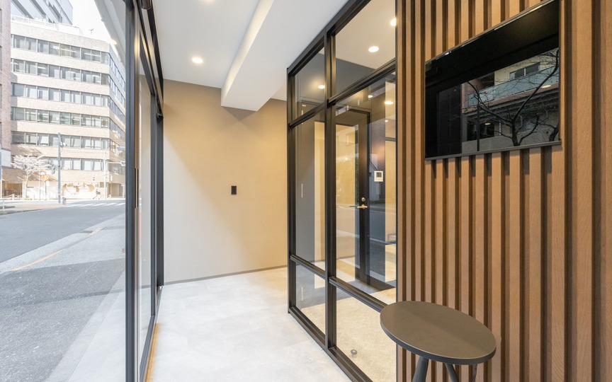 御成門駅徒歩4分！路面1階区画で視認性抜群の、小規模チーム向けセットアップオフィスの写真3