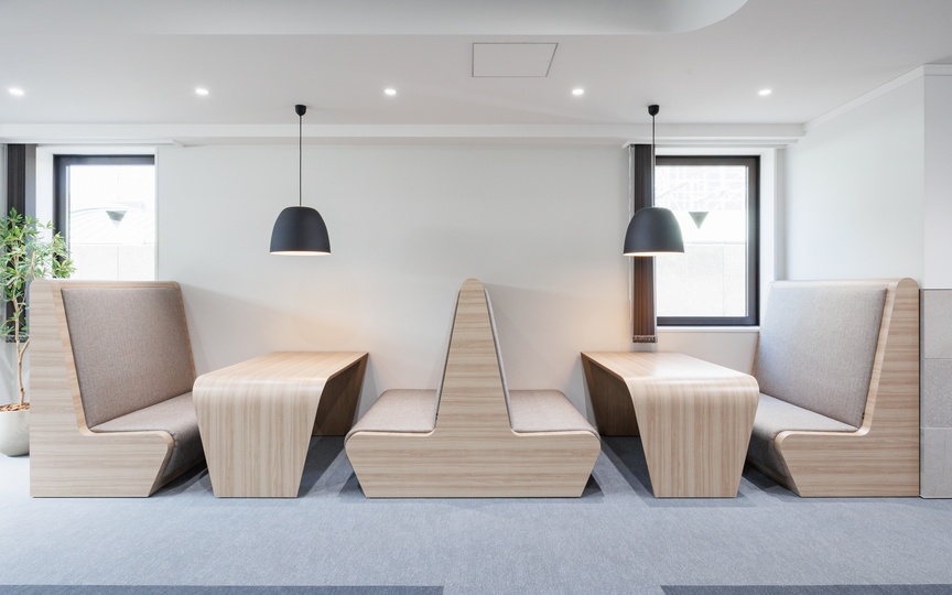 東銀座駅徒歩1分！会議室3室・テレカンブース5室完備、希少な銀座エリアの大型セットアップオフィスの写真3