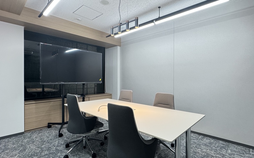 【敷金最大0】大手町駅徒歩圏内、約100坪のラウンジに共用会議室まで備えたフルセットアップオフィスの写真5