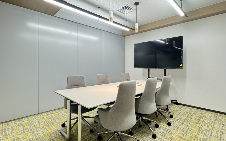 【敷金最大0】大手町駅徒歩圏内、約100坪のラウンジに共用会議室まで備えたフルセットアップオフィスの写真6