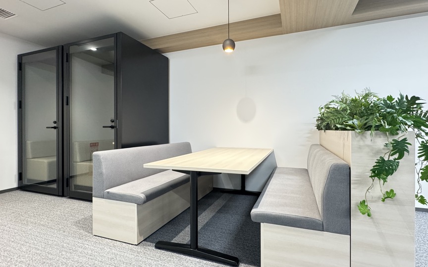 【敷金最大0】大手町駅徒歩圏内！大型ラウンジや共用会議室まで利用可能なフルセットアップオフィスの写真8