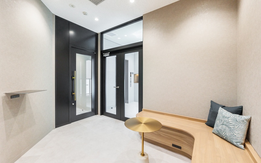 【敷金最大0】浜町駅徒歩1分！家具・什器完備、ナチュラルな雰囲気が魅力のフルセットアップオフィスの写真3