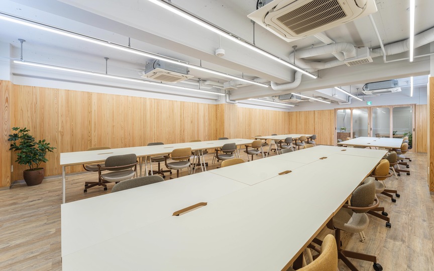 【原状回復不要】四谷三丁目駅徒歩2分！新宿通り沿いの家具・什器付きフルセットアップオフィスの写真10