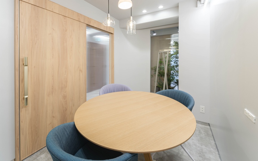 【原状回復不要】四谷三丁目駅徒歩2分！新宿通り沿いの家具・什器付きフルセットアップオフィスの写真6